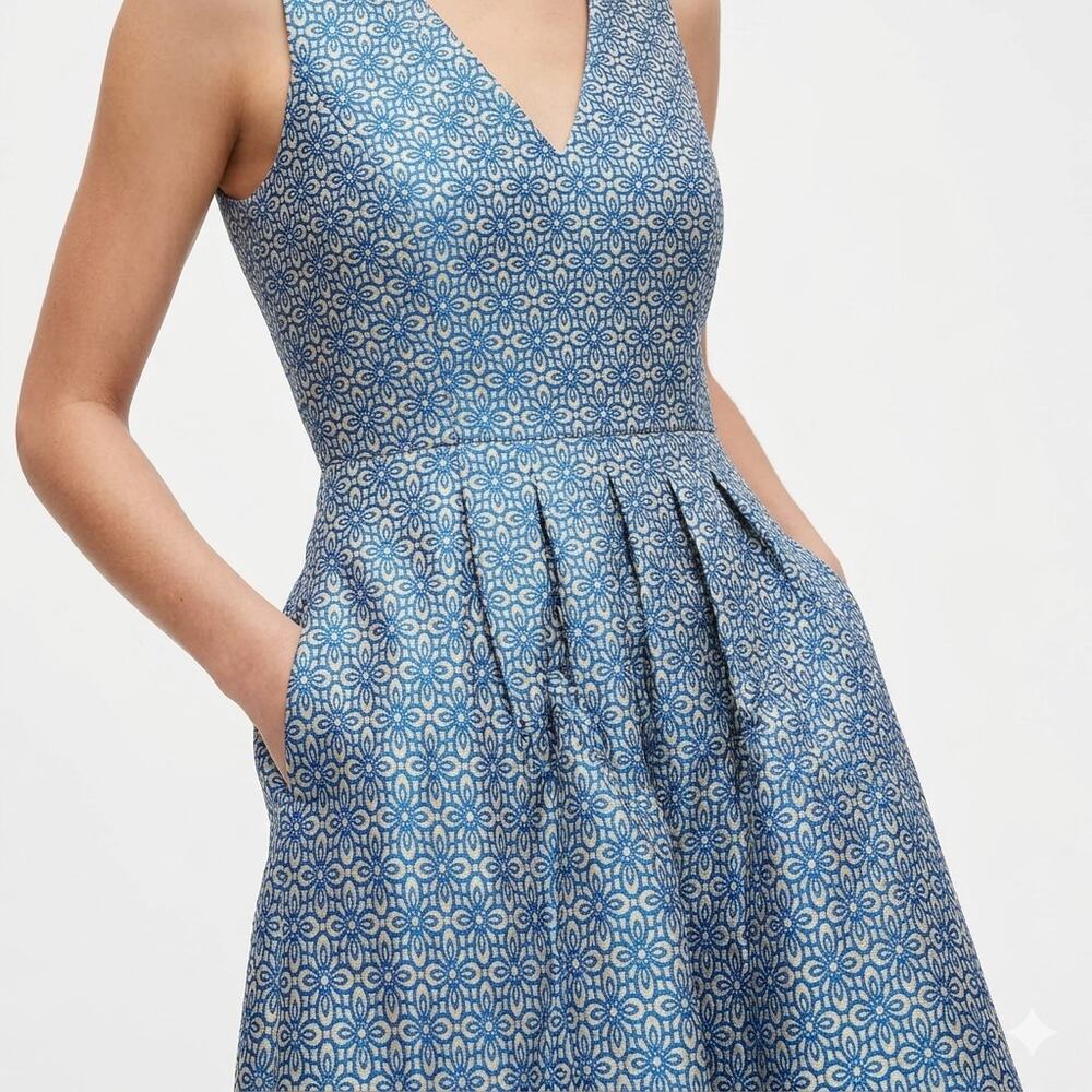 Banana Republic Blue Floral Brocade Fit Flare Dress 8P Petite V-Neck Cutout Back